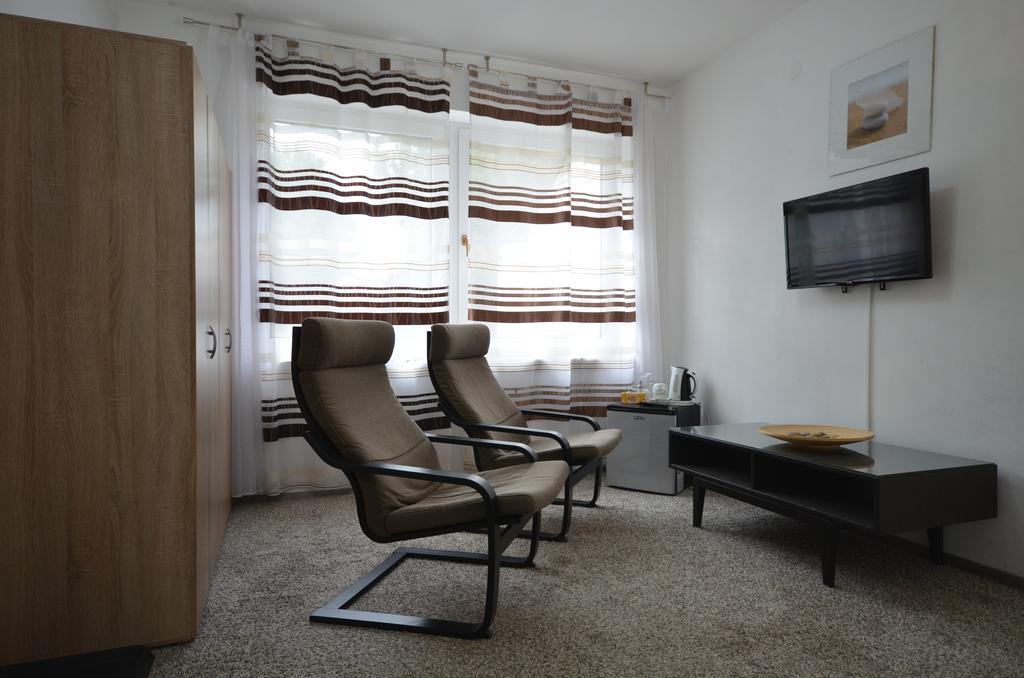 On Air Hotel Ostopovice 外观 照片