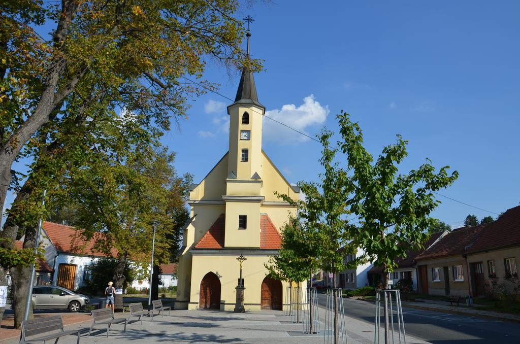 On Air Hotel Ostopovice 外观 照片